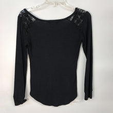 Load image into Gallery viewer, lace shoulder top
