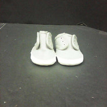 Load image into Gallery viewer, boys crib shoes
