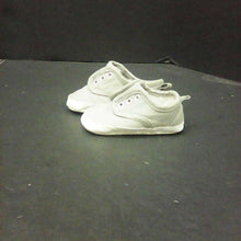 Load image into Gallery viewer, boys crib shoes
