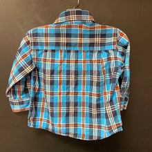 Load image into Gallery viewer, Plaid button up shirt
