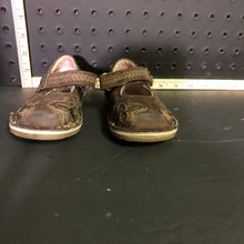 Load image into Gallery viewer, girls flower shoes
