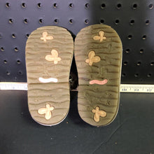 Load image into Gallery viewer, girls flower shoes
