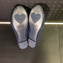 Load image into Gallery viewer, Girl's slip on shoes
