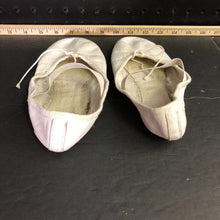 Load image into Gallery viewer, Leather dance shoes
