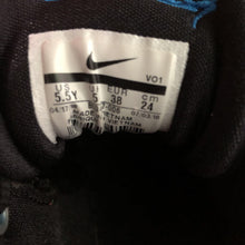 Load image into Gallery viewer, Boy&#39;s Zoom Shoes
