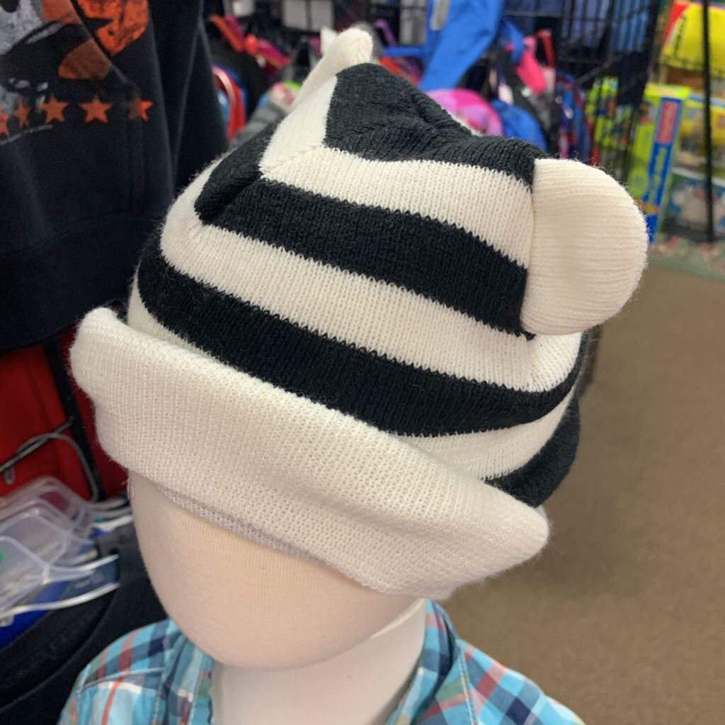 Striped hat w/ears