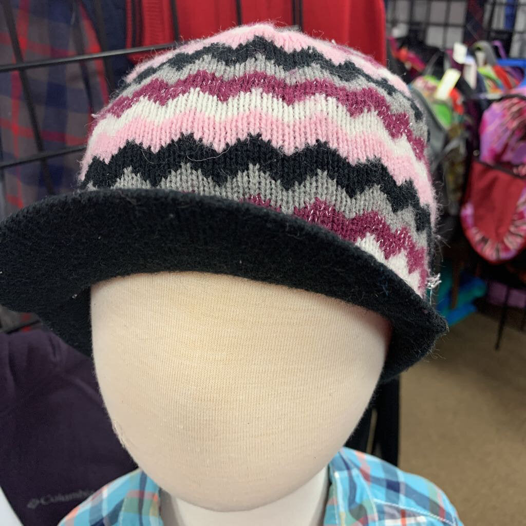 Chevron hat w/bill