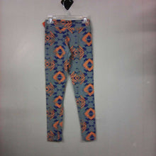 Load image into Gallery viewer, Pattern Leggings
