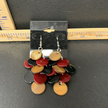 Load image into Gallery viewer, Dangle earrings

