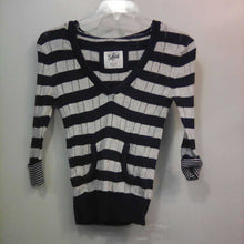Load image into Gallery viewer, Striped sweater
