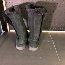 Load image into Gallery viewer, Girls boots
