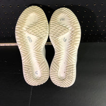 Load image into Gallery viewer, Boy&#39;s Tubular Shadow shoes

