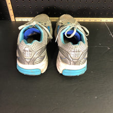 Load image into Gallery viewer, Girl's shoes
