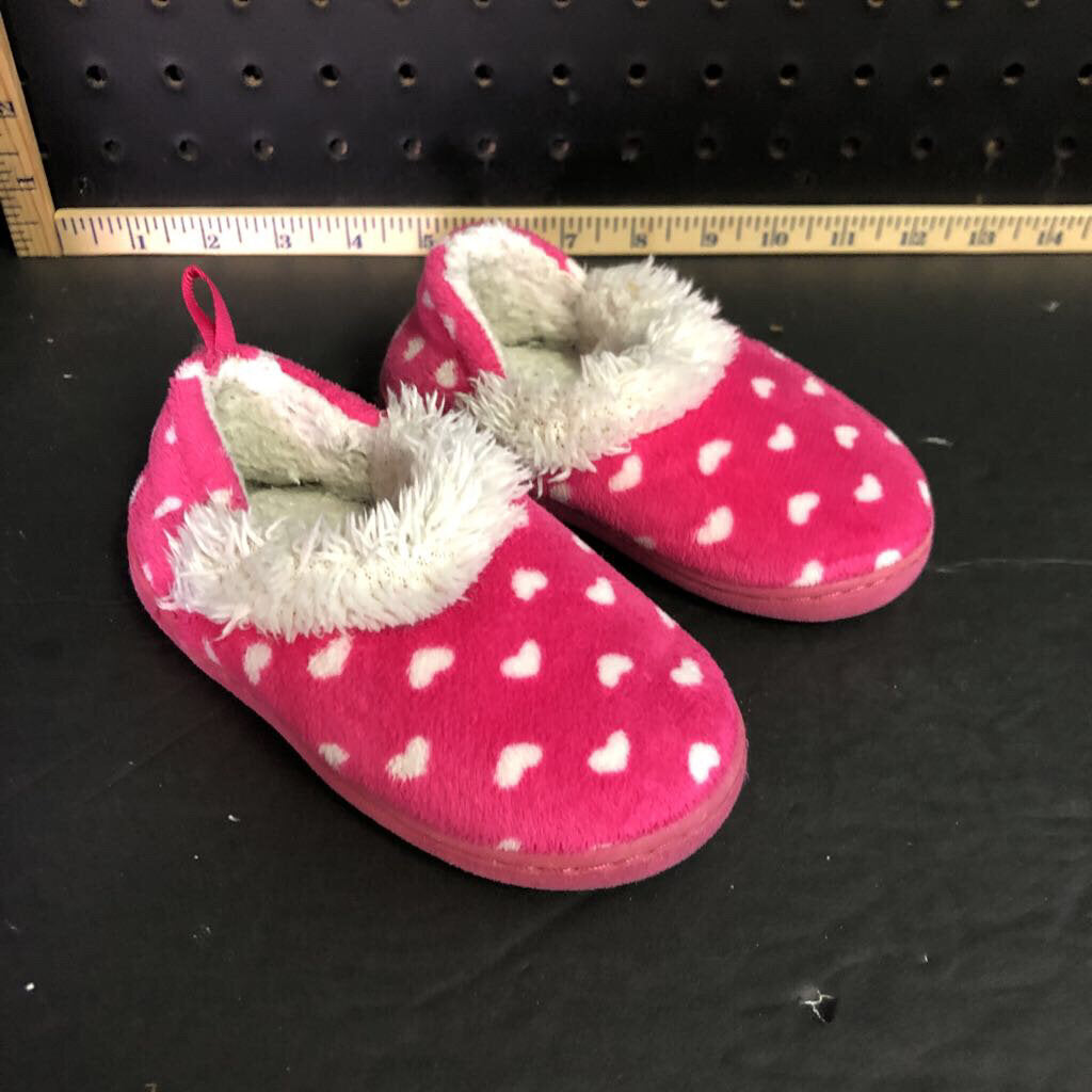 Girl's slippers w/hearts
