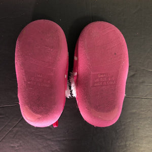 Girl's slippers w/hearts