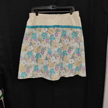 Load image into Gallery viewer, flower skirt
