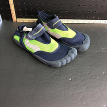Load image into Gallery viewer, boy&#39;s water shoes
