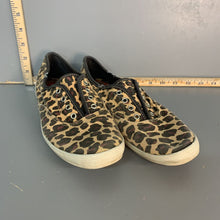 Load image into Gallery viewer, womens lepoard print sneakers
