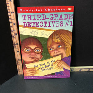 The clue of the left-handed envelope (Third grade detectives #1)(George E. Stanley)-series