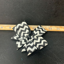 Load image into Gallery viewer, chevron clip-on hairbow
