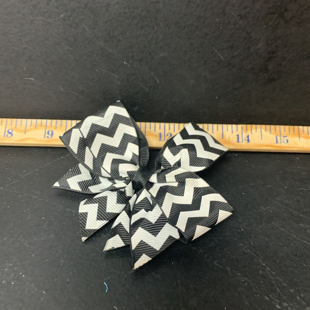 chevron clip-on hairbow