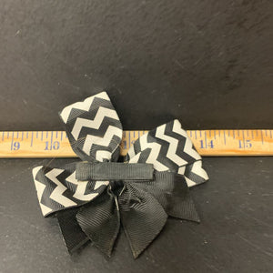 chevron clip-on hairbow