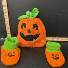 Load image into Gallery viewer, Halloween Pumpkin Knit Hat &amp; Booties
