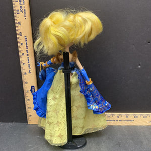 Limited Edition Collectible Blondie Locks Thronecoming Doll