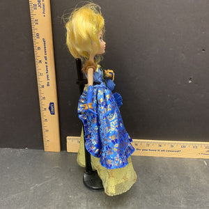 Limited Edition Collectible Blondie Locks Thronecoming Doll