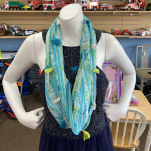Load image into Gallery viewer, pattern infinity tassel scarf
