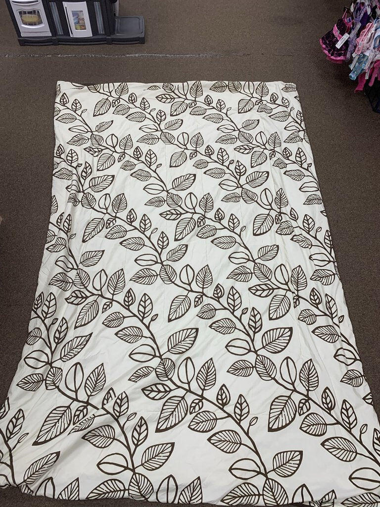 reversible solid/leaves twin/XLT comforter