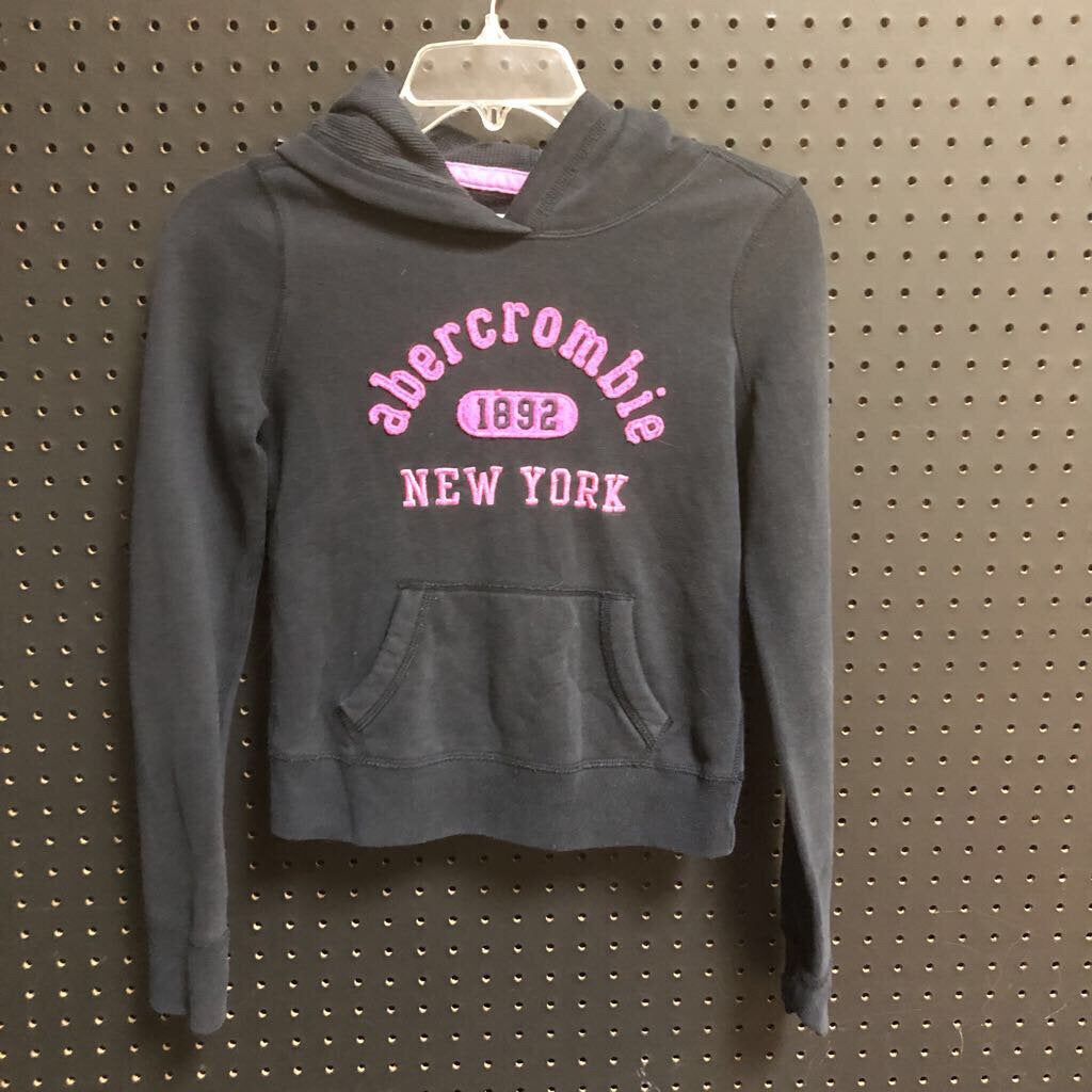 Hooded sweatshirt w/pockets
