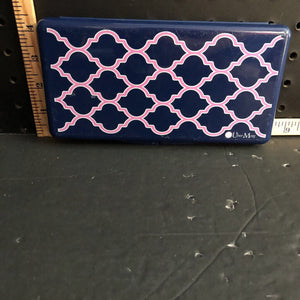 pattern travel wipe holder