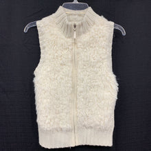 Load image into Gallery viewer, Faux fur zip up vest
