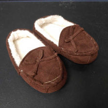 Load image into Gallery viewer, Boys slippers
