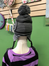 Load image into Gallery viewer, Striped winter hat
