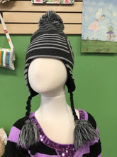 Load image into Gallery viewer, Striped winter hat
