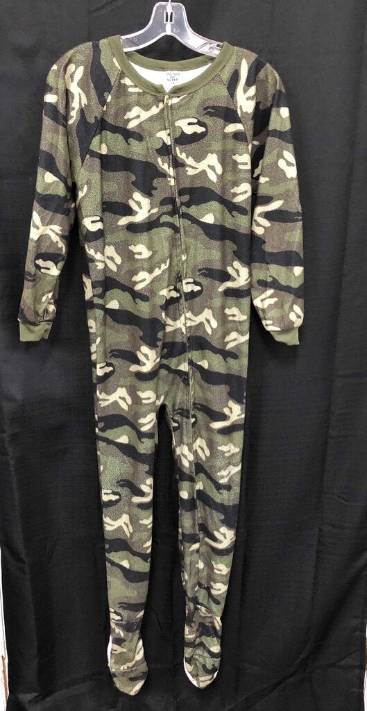 Camo zip up sleepwear