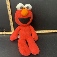 Load image into Gallery viewer, Plush elmo
