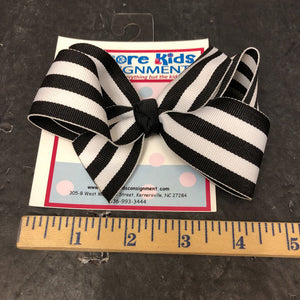 Taffy stripe hairbow clip