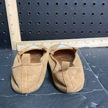 Load image into Gallery viewer, Girls fox flats
