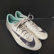 Load image into Gallery viewer, Boys Mercurial Victory Football Cleats
