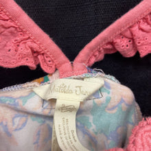 Load image into Gallery viewer, Floral outfit w/lace sleeves
