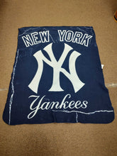 Load image into Gallery viewer, New york yankees fleece blanket
