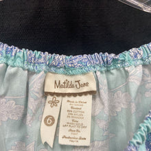 Load image into Gallery viewer, Patterned tunic
