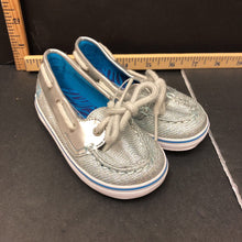 Load image into Gallery viewer, Girls sparkly boat shoes
