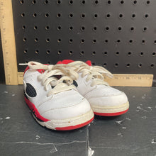 Load image into Gallery viewer, Boys Retro Low TD 5 sneakers
