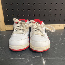 Load image into Gallery viewer, Boys Retro Low TD 5 sneakers
