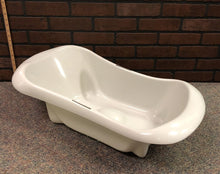 Load image into Gallery viewer, Baby bathtub
