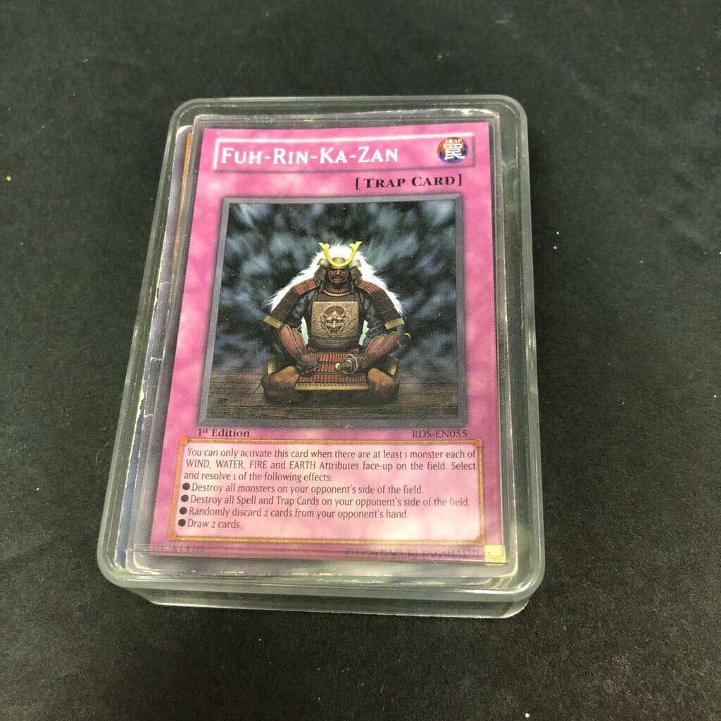 34pk Yu-Gi-Oh! cards in storage box (Konami)